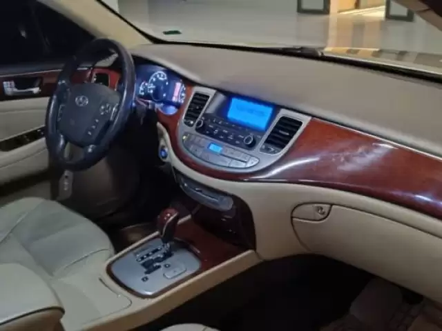 Hyundai Genesis, 2012 1, avtobaza.tj