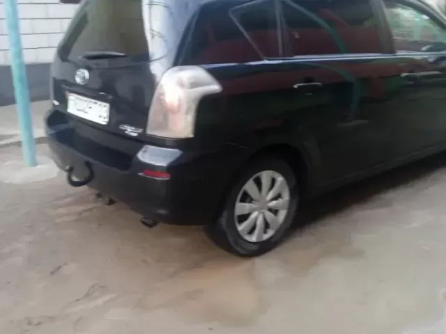 Toyota Corola Verso 1, avtobaza.tj