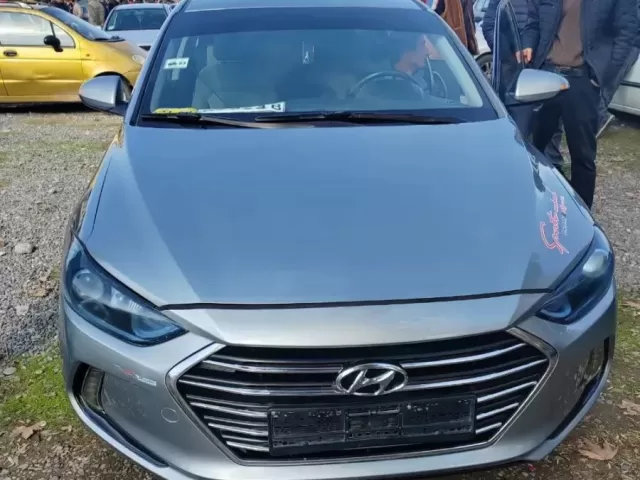 Hyundai Elantra 1, avtobaza.tj