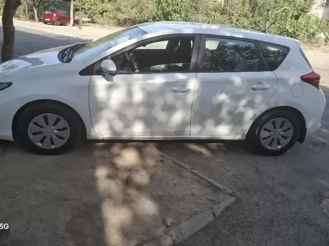 Toyota Auris, 2014 1, avtobaza.tj