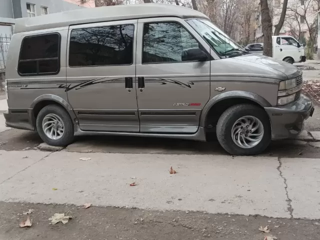 Chevrolet Astro 1, avtobaza.tj