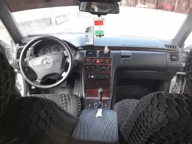Mercedes-Benz E class, 1996 1, avtobaza.tj