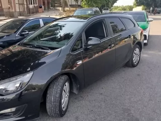 Opel Astra J, 2013 1, avtobaza.tj