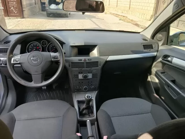 Opel Astra H 1, avtobaza.tj