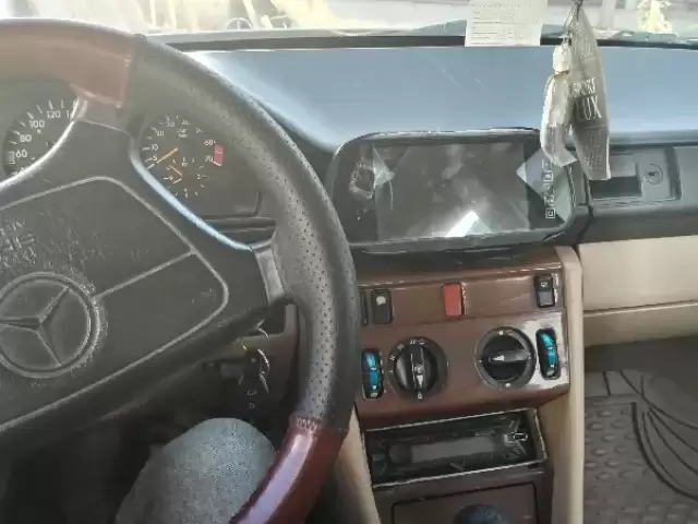 Mercedes-Benz W124, 1989 1, avtobaza.tj