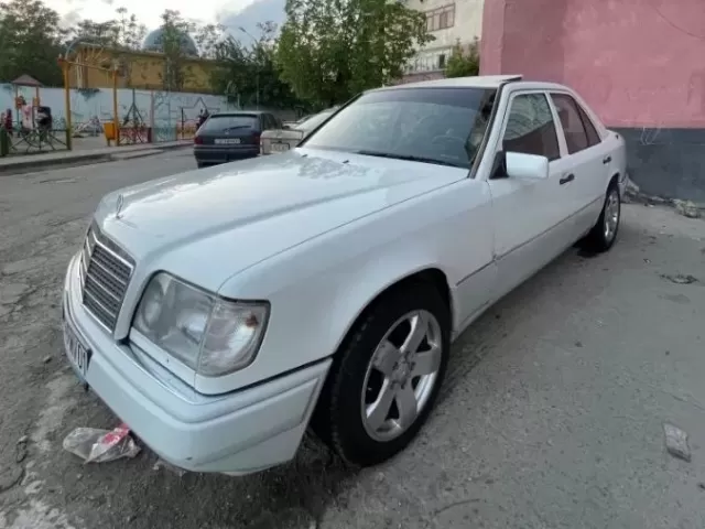 Mercedes-Benz W124, 1995 1, avtobaza.tj