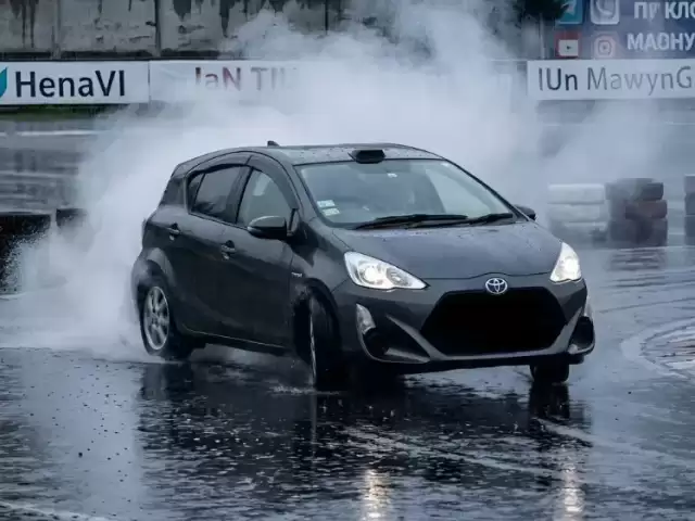 Toyota Aqua, 2015 1, avtobaza.tj