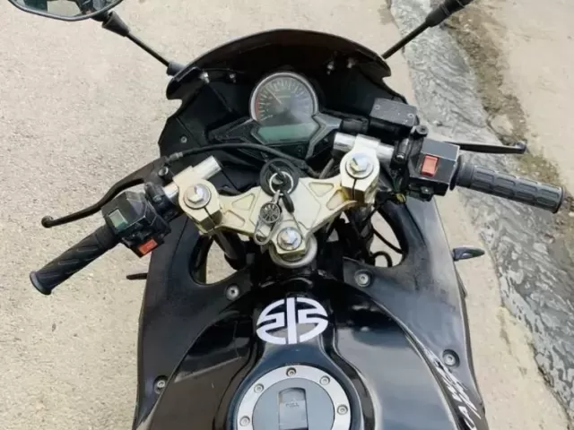 Kawasaki мотоцикл, 2021 1, avtobaza.tj