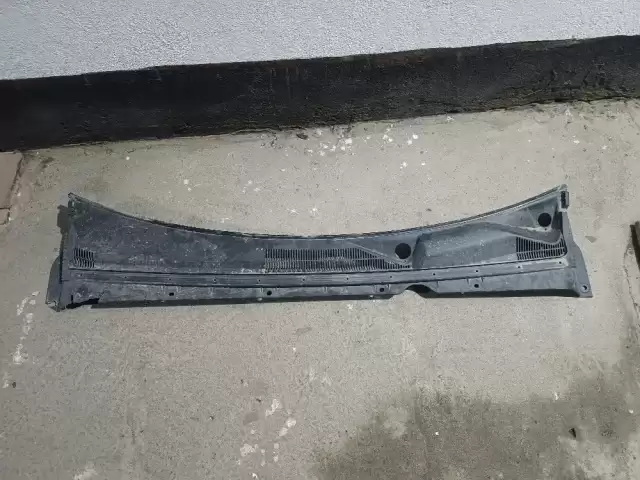 Пластмассовая деталь кузова от GAC Aion S 1, avtobaza.tj