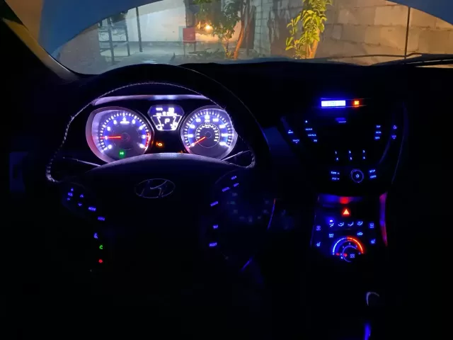 Hyundai Elantra 1, avtobaza.tj
