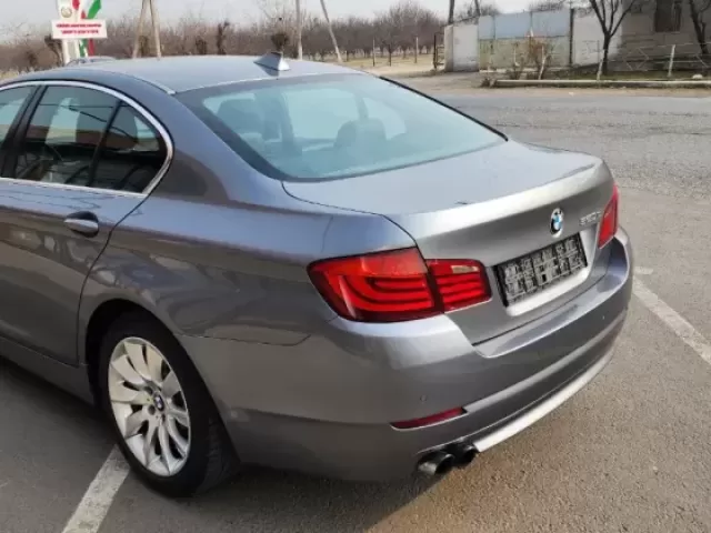 BMW 5 Series 520, 2011 1, avtobaza.tj