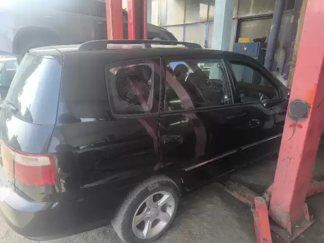 Kia Carens, 2004 1, avtobaza.tj