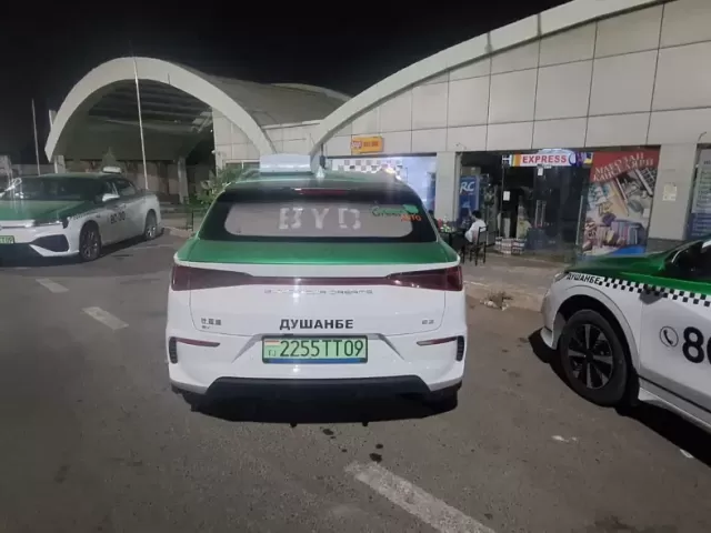 BYD E2, 2024 1, avtobaza.tj