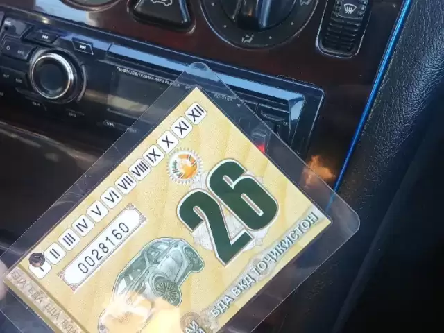 Mercedes-Benz E class, 1996 1, avtobaza.tj