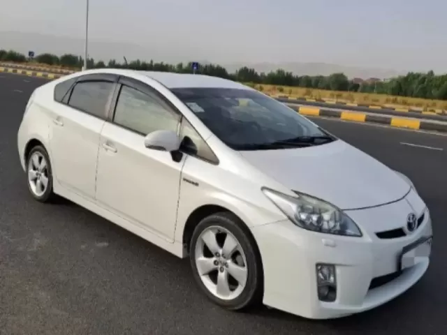 Toyota Prius 1, avtobaza.tj