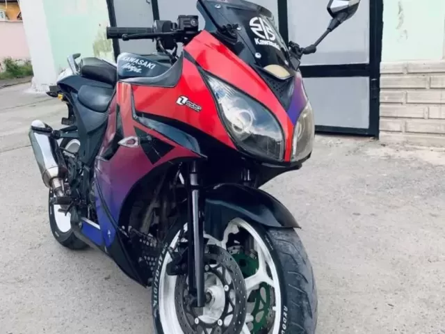 Kawasaki мотоцикл, 2021 1, avtobaza.tj