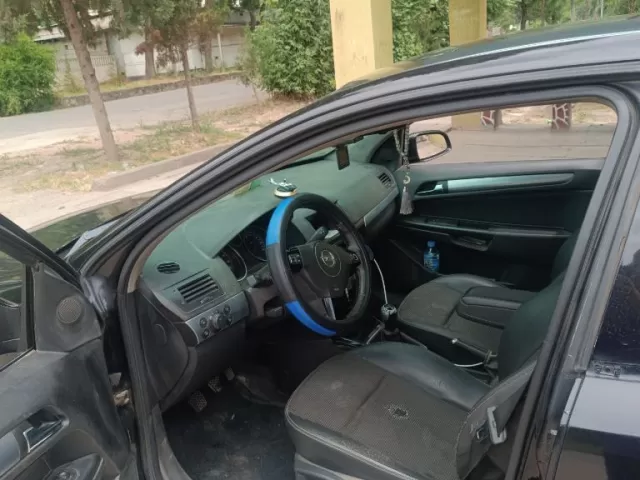 Opel Astra H 1, avtobaza.tj