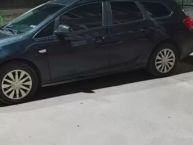 Opel Astra J, 2015 1, avtobaza.tj