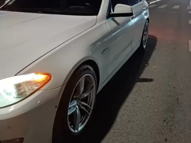 BMW 5 Series 520, 2011 1, avtobaza.tj