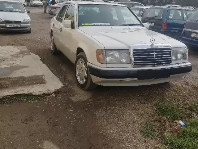 Mercedes-Benz W124, 1992 1, avtobaza.tj