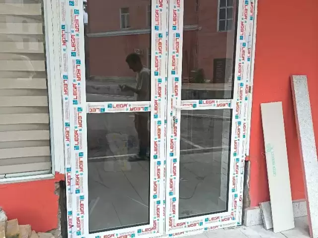 Устои дару тирезаи пластики ва алюмини 1, farmo.tj
