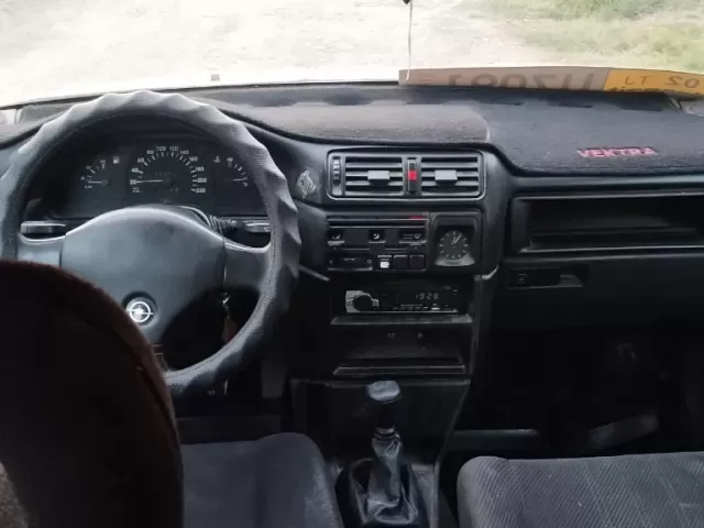 Opel Vectra A 1, avtobaza.tj