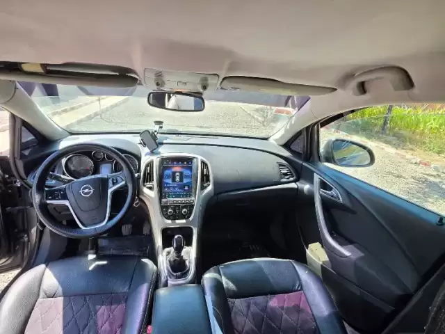 Opel Astra J 1, avtobaza.tj