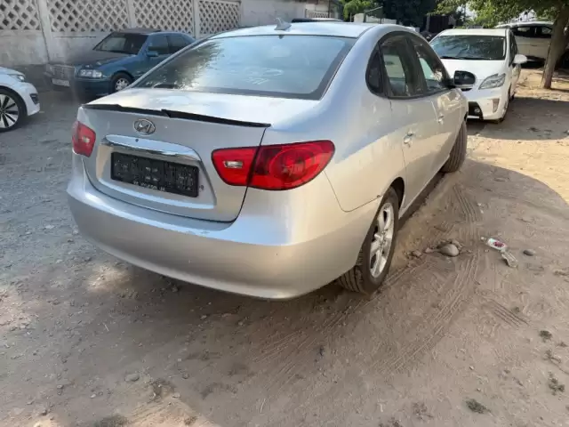 Hyundai Avante, 2010 1, avtobaza.tj