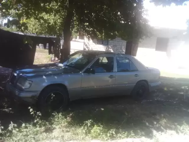 Mercedes-Benz W124, 1995 1, avtobaza.tj