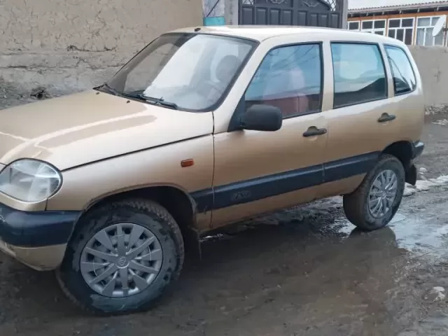 Chevrolet Niva 1, avtobaza.tj