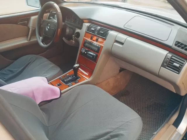Mercedes-Benz E class, 1996 1, avtobaza.tj