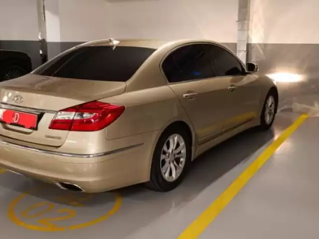 Hyundai Genesis, 2012 1, avtobaza.tj