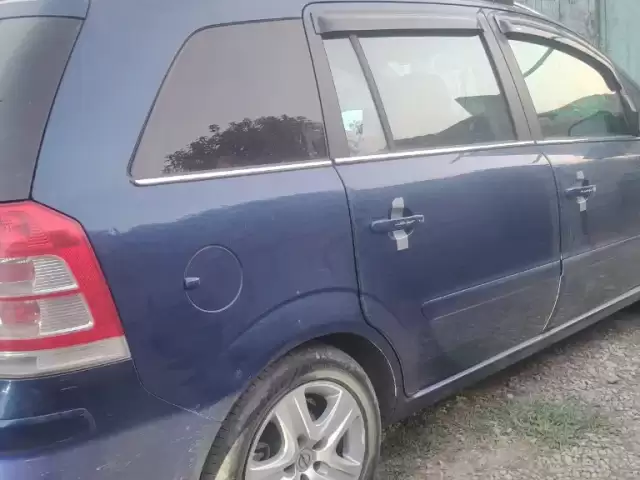 Opel Zafira, 2010 1, avtobaza.tj