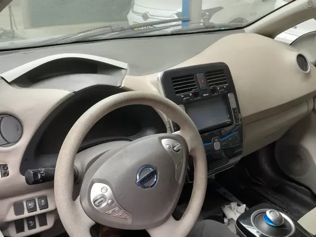 Nissan Leaf 1, avtobaza.tj