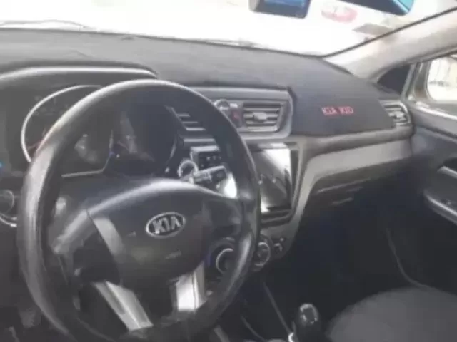 Kia Rio 1, avtobaza.tj