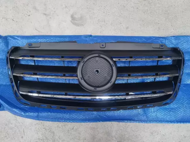 Решетка радиатора Mercedes-Benz Sprinter 1, avtobaza.tj