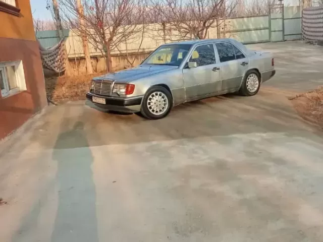 Mercedes-Benz W124, 1990 1, avtobaza.tj