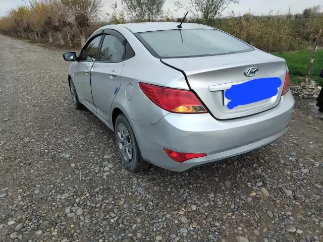 Hyundai Solaris 1, avtobaza.tj