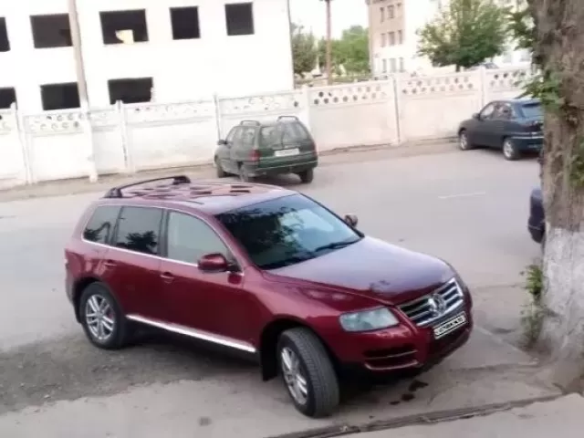 Volkswagen Touareg 1, avtobaza.tj