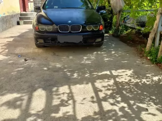 BMW 5 Series 523 1, avtobaza.tj