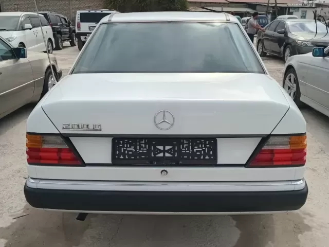 Mercedes-Benz W124 1, avtobaza.tj