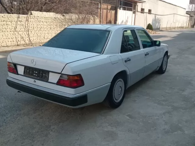 Mercedes-Benz W124, 1993 1, avtobaza.tj