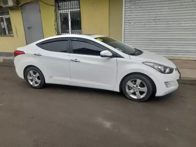 Hyundai Avante, 2011 1, avtobaza.tj