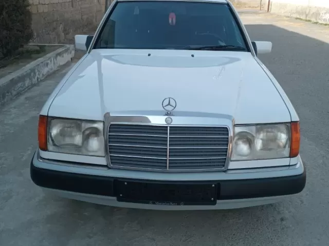 Mercedes-Benz W124, 1993 1, avtobaza.tj