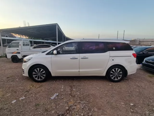 Kia Carnival 1, avtobaza.tj