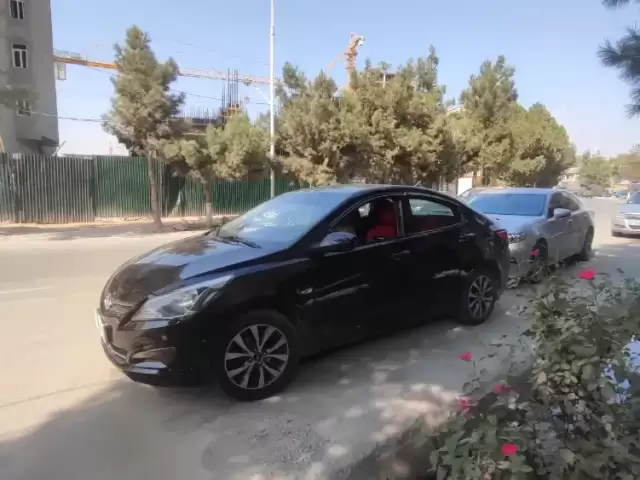 Hyundai Solaris, 2016 1, avtobaza.tj