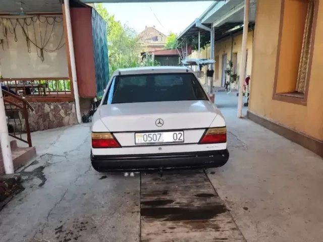 Mercedes-Benz W124 1, avtobaza.tj