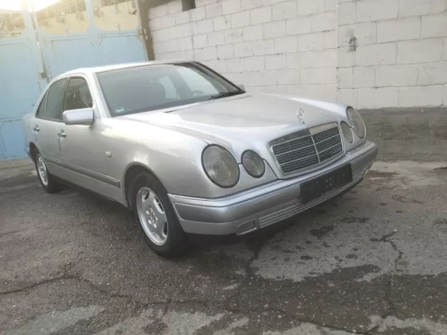 Mercedes-Benz E class 1, avtobaza.tj