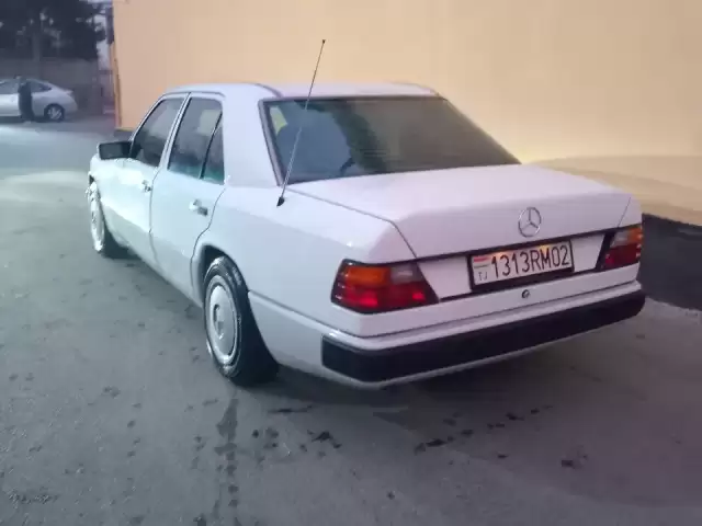 Mercedes-Benz W124, 1991 1, avtobaza.tj