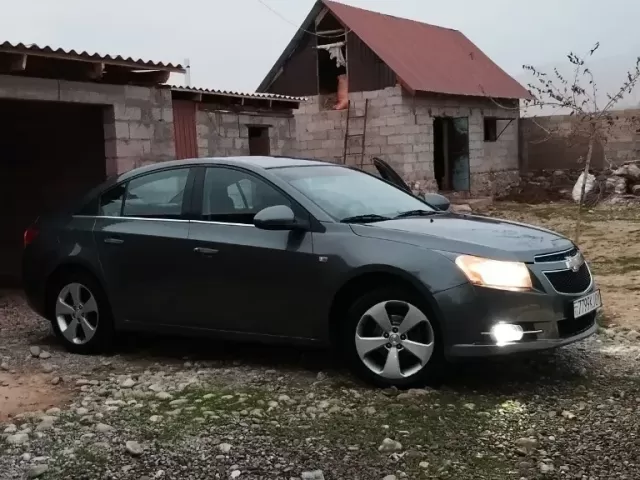 Chevrolet Cruze, 2009 1, avtobaza.tj